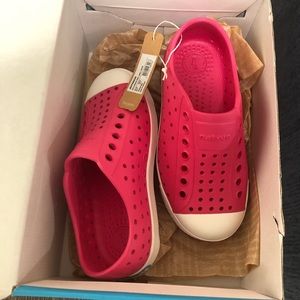 NWT and box: Toddler Pink Natives